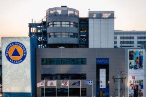 Κακοκαιρία: Σκοτείνιασε ο ουρανός της Αθήνας - Ξέσπασε σφοδρή καταιγίδα στην πρωτεύουσα - εικόνα 5