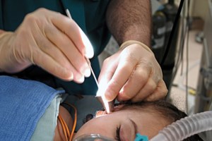 Κορονοϊός: Ενα βήμα πριν από το lockdown το Λονδίνο - Ετοιμάζονται νοσοκομεία εστρατείας