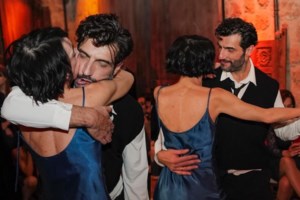 Στημένο το βίντεο με την πιο "αποτυχημένη πρόταση γάμου" στη Ρώμη [βίντεο] - εικόνα 2