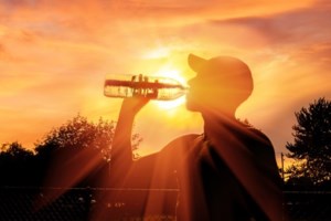 Απόκοσμη εικόνα στην Αχαΐα: Η λειψυδρία εμφάνισε εκκλησάκι που βρισκόταν κάτω από το νερό [βίντεο]