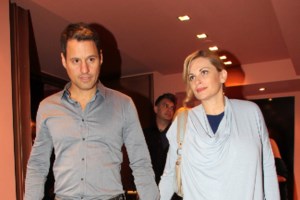 Αργύρης Ξάφης: Το απίστευτο περιστατικό σε παράσταση με την Καραμπέτη - "Άρχισαν να πετάνε αβγά στην σκηνή" [βίντεο]