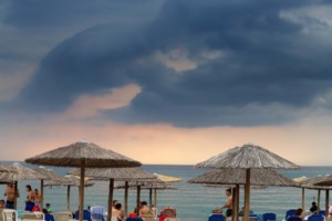 Έρχεται καύσωνας: Με 40αρια φεύγει ο Ιούλιος- Σε ποιες περιοχές θα ανέβει η θερμοκρασία