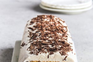 Τέλεια, ζουμερή πορτοκαλόπιτα ψυγείου χωρίς σιρόπι και ζάχαρη