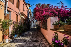 Μασκαράς ο καιρός: Κυριακή της Αποκριάς υπό βροχή αλλά και ήλιο: Πότε βελτιώνεται - Πώς θα περάσουμε την Καθαρά Δευτέρα - εικόνα 2