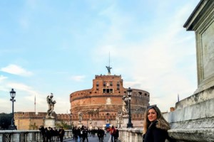 Εγκλημα στη Ρόδο: "Η Δώρα μου έλεγε ότι θα γίνουμε θέμα στις ειδήσεις", λέει η ξαδέλφη της 32χρονης - εικόνα 2