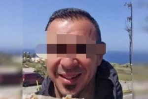 Τραγωδία στο Λουτράκι: Γυναίκα κρεμάστηκε με κορδόνι στο πόμολο της πόρτας - Είχε προηγηθεί καυγάς με τον σύζυγό της - εικόνα 2