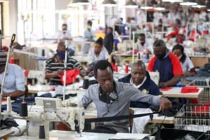 Μετάλλαξη Όμικρον - Επιχείρηση καθησυχασμού από τον Τζο Μπάιντεν: Οχι σε lockdown ή νέα περιοριστικά μέτρα - εικόνα 2