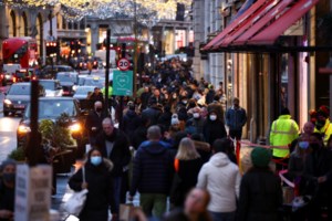 Αδειάζουν την κυβέρνηση Τζόνσον οι λοιμωξιολόγοι της Βρετανίας: Δεν μεταλλάχθηκε ο κορονοϊός