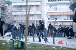 Για "έλλειψη πολιτικού θάρρους" κατηγορεί ο Ρωμανός τον Κασσελάκη για τη στάση του στα μέτρα για την οπαδική βία