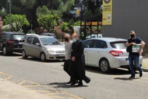 Αγρίνιο: Αυτός είναι ο ιερέας που κατηγορείται για βιασμό, ασέλγεια και παιδική πορνογραφία - εικόνα 3
