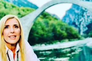 Η ανάρτηση της δημοσιογράφου Ρένας Κουβελιώτη για το ρεπορτάζ με τον Φιλιππίδη: "Ο όρος γυμνοσάλιαγκας..." - εικόνα 3