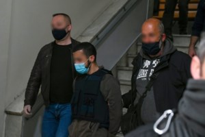 Διπλό φονικό στη Μακρινίτσα: Στον Κορυδαλλό μεταφέρθηκε ο δράστης - εικόνα 2