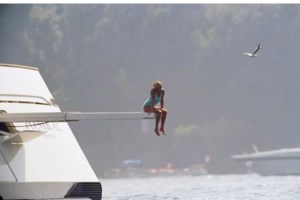 Η πλωτή έπαυλη του Τούρκου μεγιστάνα Μεχμέτ Ομέρ Κοτς στα Χανιά: Το είχαν ναυλώσει ο Κάρολος με την Καμίλα - Εικόνες