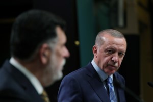 Έξαλλος ο Ερντογάν: Θέλει να κλείσει τα μέσα κοινωνικής δικτύωσης - Προσβλητικές αναρτήσεις για την κόρη του