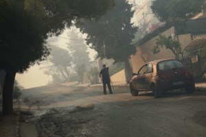 Φωτιές σε Αττική, Κορινθία και Βοιωτία: Σταδιακή εξασθένηση των ανέμων, σύμφωνα με το meteo - εικόνα 2