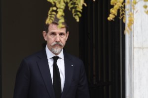 Στην Αθήνα ο Παύλος για το μνημόσυνο του τέως βασιλιά Κωνσταντίνου: Το υπερπολυτελές διαμέρισμα που μένει η οικογένεια