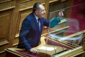 Στέφανος Μάνος: Αφόρητος πελατειασμός, αδιαφορία και απουσία αξιολόγησης στο Δημόσιο προκάλεσαν τα Τέμπη - εικόνα 2