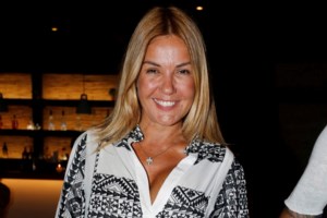 Σοκάρει η Χριστίνα Παππά: "Στο σπίτι μου έτρωγα το ξύλο της αρκούδας - Ο πατέρας μου με κούρεψε" [βίντεο]