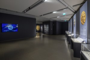 Alpha Bank: Ισχυρό πολιτιστικό και κοινωνικό αποτύπωμα της έκθεσης της νομισματικής συλλογής "Η Άλλη όψη του νομίσματος"