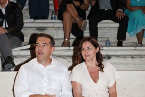 Σταύρος Ξαρχάκος - Ηρώ Σαΐα: Στο Ηρώδειο με τα δίδυμα παιδιά τους Σταύρο και Μαρία Ιζόλδη - εικόνα 12
