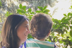 Nίκη Κεραμέως: Η διαφορετική εμφάνιση της υπουργού με skinny jeans και μπαλαρίνες [Εικόνες]