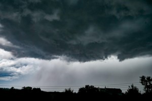 Λέσβος - Σε κλοιό κακοκαιρίας: Ζημιές σε σπίτια και αυτοκίνητα, κλειστά τα σχολεία - εικόνα 2