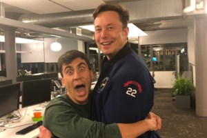 Παντρεύεται ο Κύπριος ευρωβουλευτής Φειδίας Παναγιώτου: Η πρόταση γάμου στην αγαπημένη του με μάρτυρα τον Άγιο Βασίλη - εικόνα 2