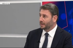 "Είναι πολλές οι μπύρες σε όλη την Ελλάδα"- "Καρφί" Ανδρουλάκη για το στοίχημα Μητσοτάκη το '21 για το λιμάνι της Μαράθου