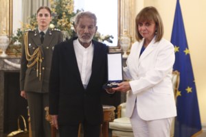 Η Κατερίνα Σακελλαροπούλου απαντά για το δείπνο στο wine bar μετά την ψήφιση του νόμου για τον γάμο των ομοφυλοφύλων - εικόνα 3