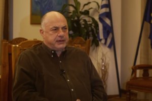 Σκαφάτος Αχιλλέας Μπέος: Με το 8μετρο φουσκωτό του επιθεώρησε το νέο "Nammos" που χτίζεται απέναντι από τη Σκιάθο - εικόνα 2