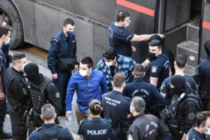 Θεσσαλονίκη: Ένταση στη δίκη για τη φονική συμπλοκή οικογενειών Ρομά τον Μάη του 2015