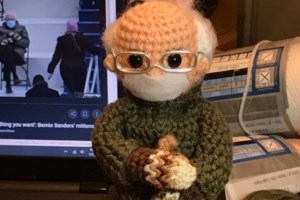 Μπέρνι Σάντερς: Πώς κατάφερε με τη viral φωτογραφία του να συγκεντρώσει 1,8 εκατ. δολάρια για τους άπορους - εικόνα 2