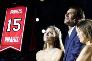 Γιώργος Πρίντεζης: Πάρτι εν πλω στην Αίγινα για τη βάτιση της δεύtερης κόρης του [εικονες]