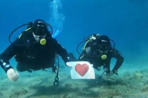 Αγιος Βαλεντίνος: Σαν τη... Θεσσαλονίκη δεν έχει - 30.000 τούρτες σε σχήμα καρδιάς [εικόνες] - εικόνα 3