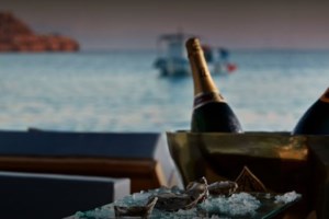 Σάλος: Έκαναν λογαριασμό 650 ευρώ σε εστιατόριο αλλά τους χρέωσαν και για το κόψιμο της τούρτας γενεθλίων που είχαν αγοράσει από αλλού - εικόνα 3