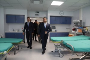 Επίσκεψη Μητσοτάκη στο νοσοκομείο "Αγιος Σάββας" για τα νέα υπερσύγχρονα χειρουργεία: "Το ΕΣΥ αλλάζει" - εικόνα 4