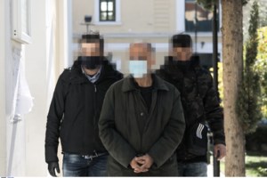 Δεκαπεντάχρονος έκλεβε καταλύτες αυτοκινήτων - Εξαρθρώθηκαν δύο σπείρες που είχαν ρημάξει ΙΧ στην Αττική