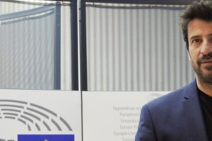 Υπόθεση Γεωργούλη: Πληροφορίες για νέα καταγγελία από πρώην συνεργάτιδά του για απόπειρα βιασμού