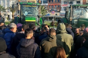 Σε θέσεις μάχης επιστρέφουν οι αγρότες εν αναμονή και της Πρωτοχρονιάς: Οι δρόμοι που κλείνουν - εικόνα 2