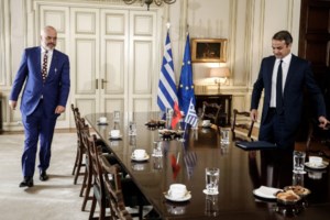 Μητσοτάκης από Τρίπολη: Εφάπαξ ενίσχυση 600 ευρώ σε όλους τους αστυνομικούς και λιμενικούς τον Δεκέμβριο - εικόνα 3