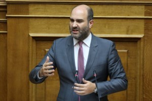 Κορονοϊός: Με σπασμένη φωνή ο Δημήτρης Μαρκόπουλος - "Είμαι 46 ετών, δεν έχω καπνίσει ποτέ και έχω διπλή πνευμονία" [βίντεο]