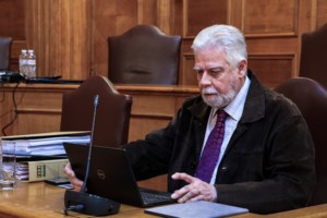 Εξεταστική για τα Τέμπη: "Νόμιμη η μετάταξη του σταθμάρχη - Αυθαίρετο το όριο ηλικίας, μπήκε εκ παραδρομής" - Κατάθεση Κοτταρά