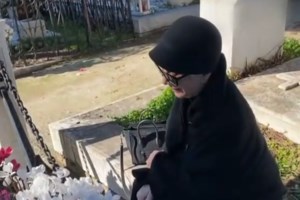 Δημήτρης Σούρας: Η κόρη του πήρε το πτυχίο της - "Του το χρωστάω, με έκανε άνθρωπο" είπε με δάκρυα στα μάτια [βίντεο]