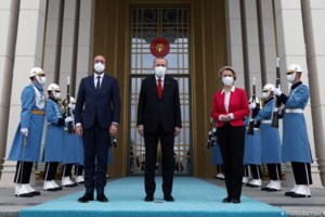 ΕΛ.ΑΣ: Συνελήφθη 51χρονος στο κέντρο της Αθήνας ως μέλος κυκλώματος διακίνησης μεταναστών - εικόνα 2