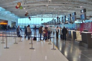 "Μπλόκο" στις πτήσεις από Αλβανία, Βόρεια Μακεδονία - Μόνο μέσω του "Ελ. Βενιζέλος" τα δρομολόγια