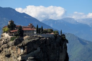 Τραγωδία στην Αγία Παρασκευή: Ηλικιωμένη βρέθηκε απανθρακωμένη στο διαμέρισμά της μετά από φωτιά [βίντεο]