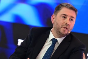 Ικανοποίηση στο ΠΑΣΟΚ για το θέμα των τραπεζών: "Αναγκάσαμε τον Μητσοτάκη να πάρει πρωτοβουλίες"