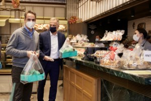 H επίσκεψη Μητσοτάκη στην Θεσσαλονίκη και το αναπάντεχο δώρο για τον... Peanut