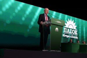 Η σχέση ζωής του Κώστα Σημίτη επί 63 χρόνια με τη Δάφνη: Πώς τη γνώρισε σε ένα πάρτι - "Χαμογελαστή και πολύ όμορφη" - εικόνα 6