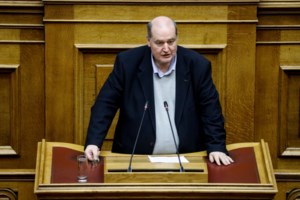 Ο Μητσοτάκης στην Καλλιθέα: Το φίλεμα της κυρα Μαρίας στον πρωθυπουργό με "καλούθια" από την Κρήτη